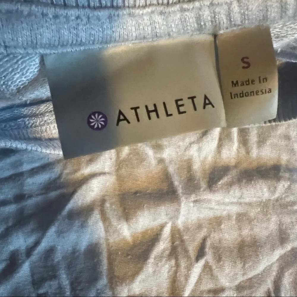 💚Athleta light blue cross front top - Picture 4 of 4